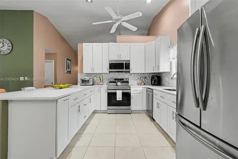 2439 NW 95th Avenue Coral Springs FL 33065