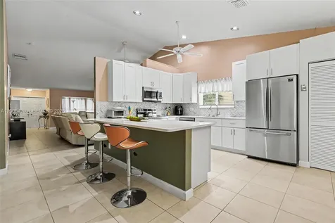 2439 NW 95th Avenue Coral Springs FL 33065