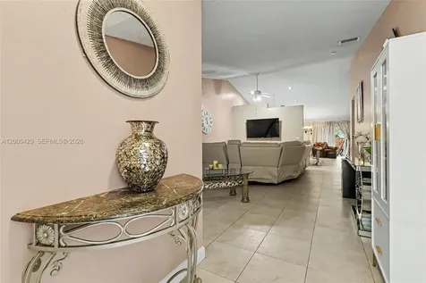 2439 NW 95th Avenue Coral Springs FL 33065