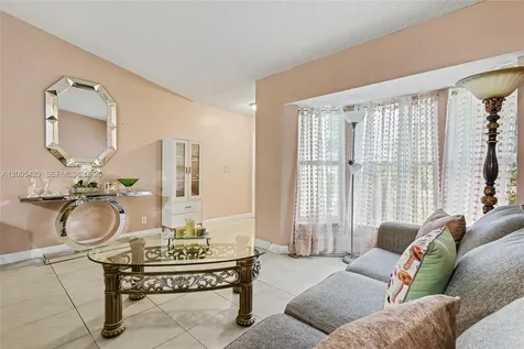 2439 NW 95th Avenue Coral Springs FL 33065
