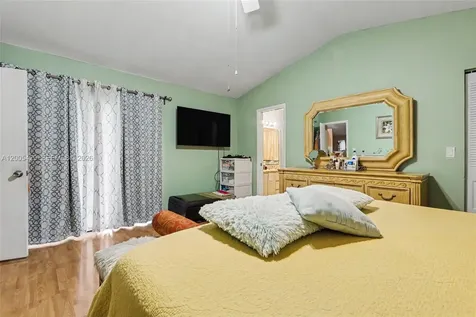 2439 NW 95th Avenue Coral Springs FL 33065