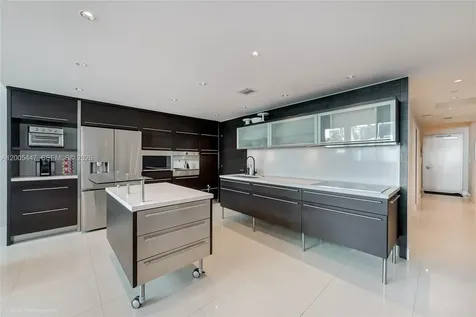 6000 Collins Avenue Miami Beach FL 33140
