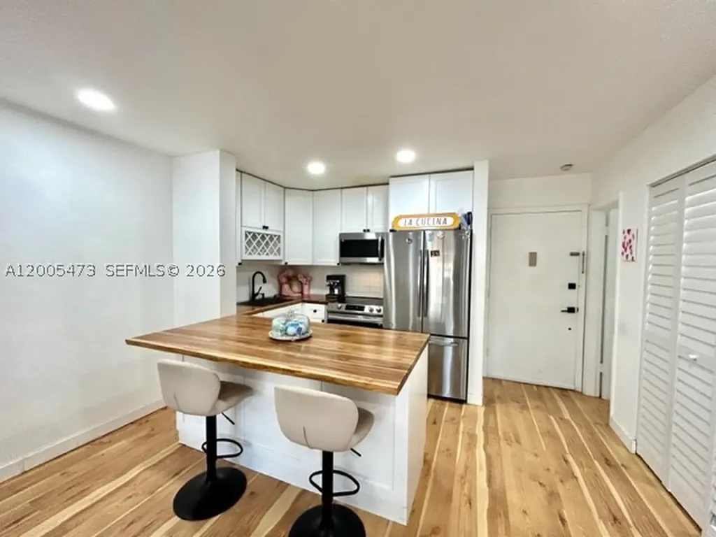 1520 Mckinley Street Hollywood FL 33020