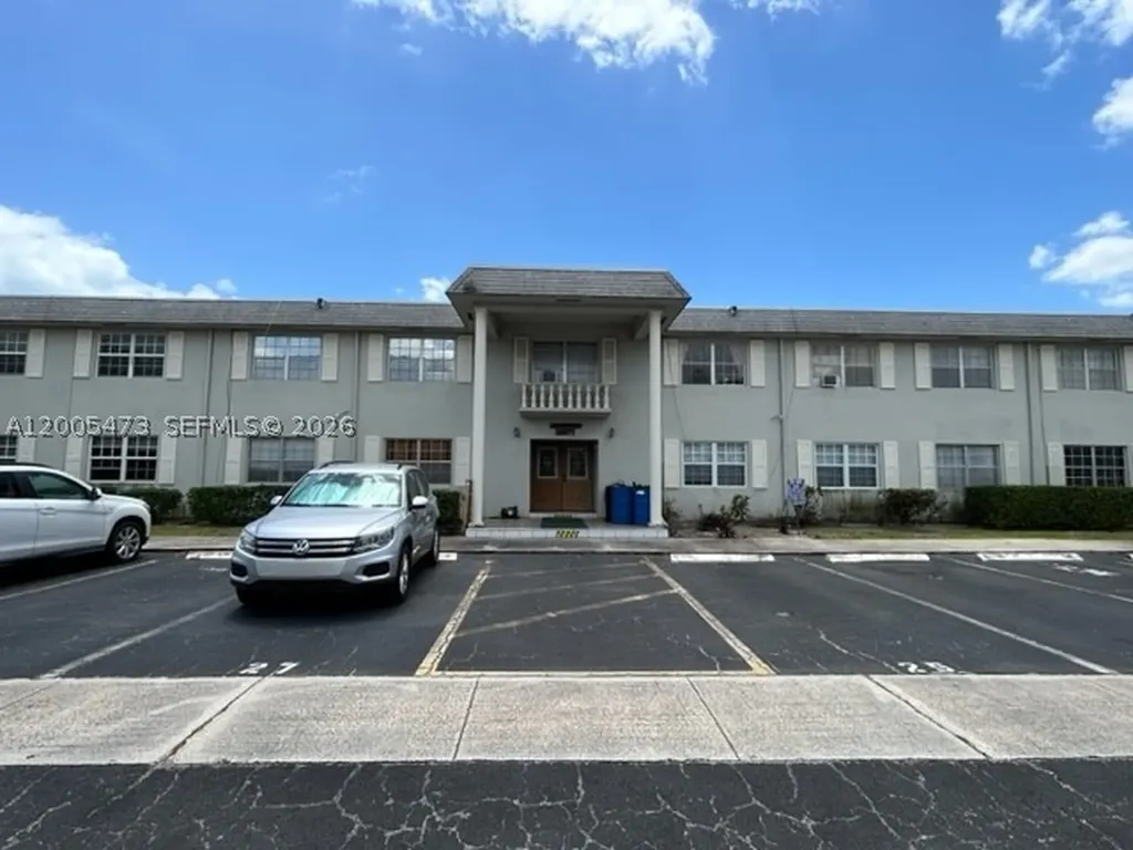 1520 Mckinley Street Hollywood FL 33020