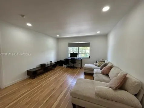 1520 Mckinley Street Hollywood FL 33020