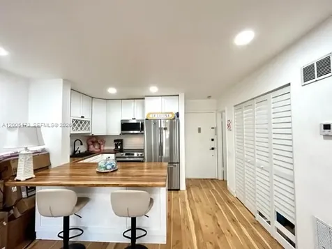 1520 Mckinley Street Hollywood FL 33020