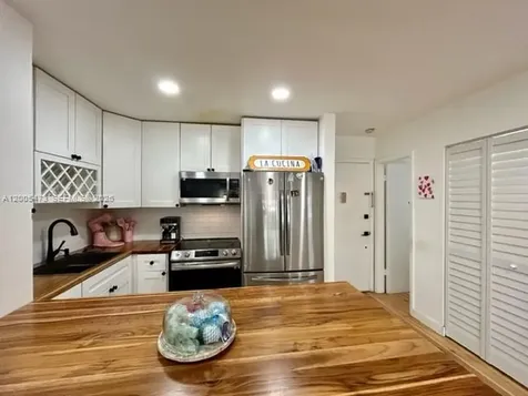 1520 Mckinley Street Hollywood FL 33020