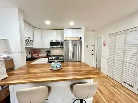 1520 Mckinley Street Hollywood FL 33020