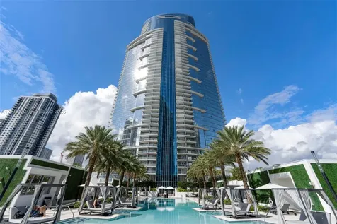 851 NE 1st Avenue Miami FL 33132