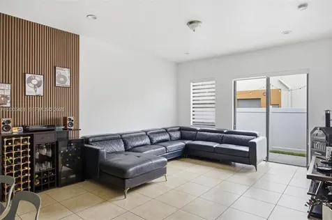 3518 W 86th Terrace Hialeah FL 33018