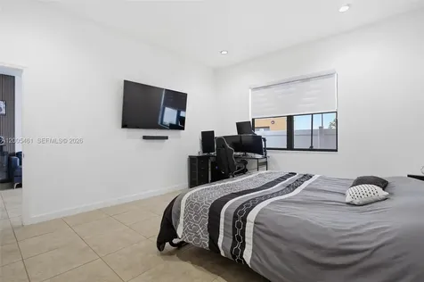 3518 W 86th Terrace Hialeah FL 33018