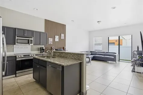 3518 W 86th Terrace Hialeah FL 33018