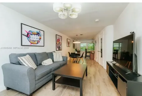 6865 Bay Drive Miami Beach FL 33141