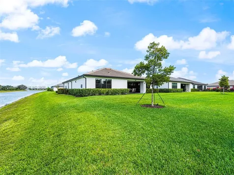 4569 N Silverwood Lane Oakland Park FL 33309