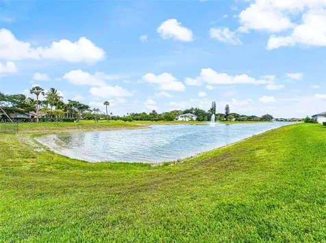 4569 N Silverwood Lane Oakland Park FL 33309