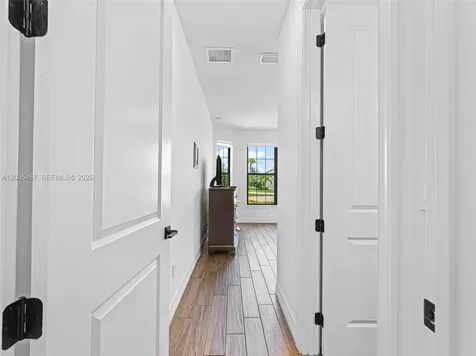 4569 N Silverwood Lane Oakland Park FL 33309