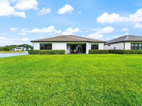 4569 N Silverwood Lane Oakland Park FL 33309