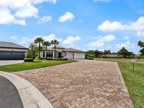 4569 N Silverwood Lane Oakland Park FL 33309