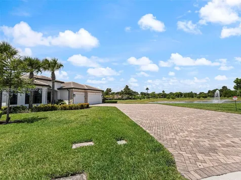 4569 N Silverwood Lane Oakland Park FL 33309