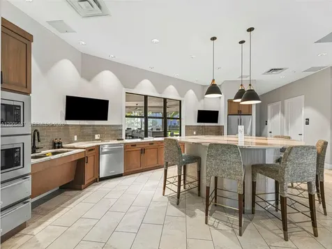 4569 N Silverwood Lane Oakland Park FL 33309
