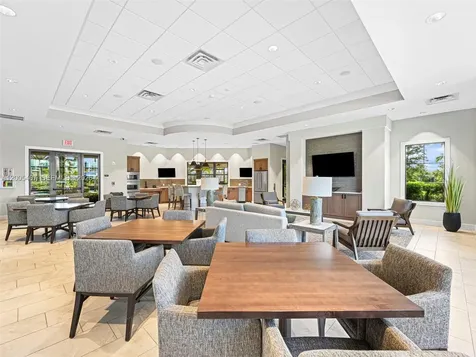 4569 N Silverwood Lane Oakland Park FL 33309