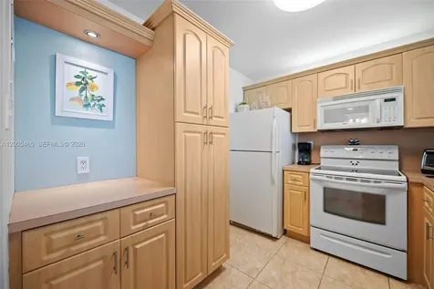 3725 S Ocean Drive Hollywood FL 33019