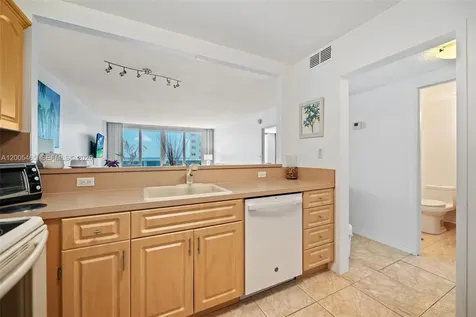 3725 S Ocean Drive Hollywood FL 33019