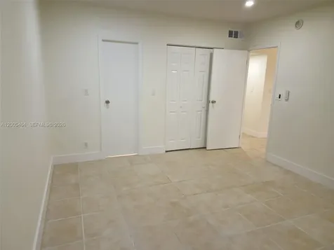 4800 NW 35th Street Lauderdale Lakes FL 33319
