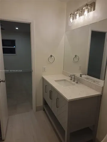 4800 NW 35th Street Lauderdale Lakes FL 33319