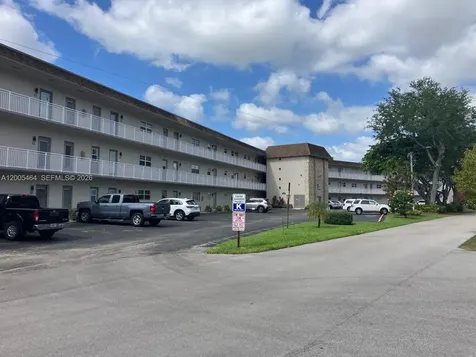 4800 NW 35th Street Lauderdale Lakes FL 33319