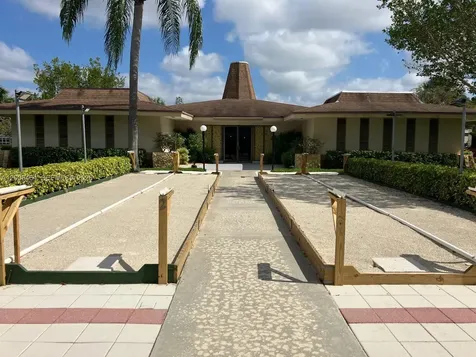 4800 NW 35th Street Lauderdale Lakes FL 33319