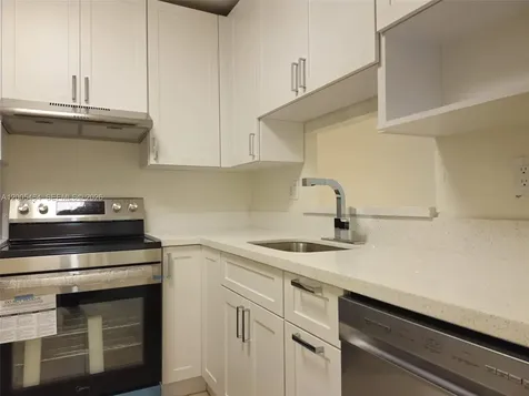 4800 NW 35th Street Lauderdale Lakes FL 33319