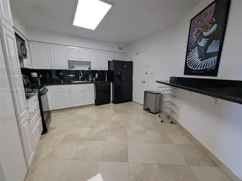 5161 Collins Avenue Miami Beach FL 33140