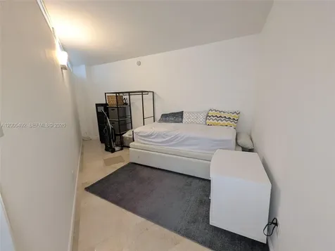 5161 Collins Avenue Miami Beach FL 33140