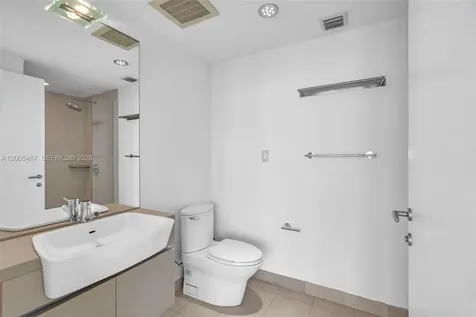 200 Biscayne Boulevard Way Miami FL 33131