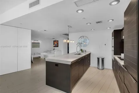 200 Biscayne Boulevard Way Miami FL 33131