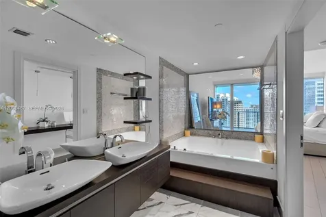 200 Biscayne Boulevard Way Miami FL 33131