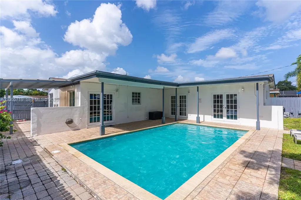 6452 Custer Hollywood FL 33024-2024