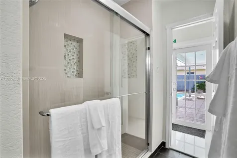 6452 Custer Hollywood FL 33024-2024