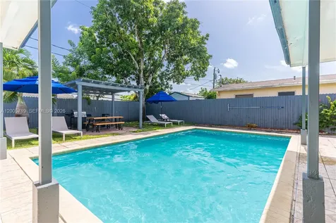 6452 Custer Hollywood FL 33024-2024