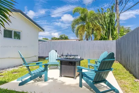 6452 Custer Hollywood FL 33024-2024