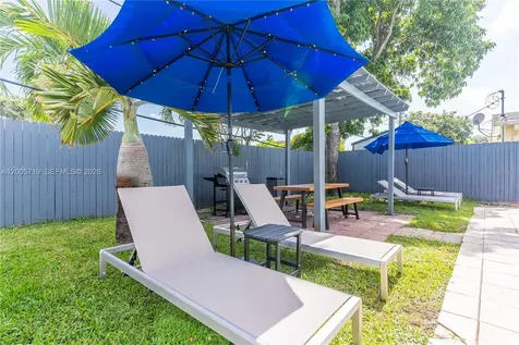 6452 Custer Hollywood FL 33024-2024