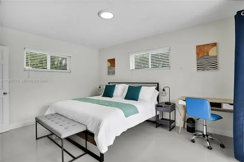 6452 Custer Hollywood FL 33024-2024