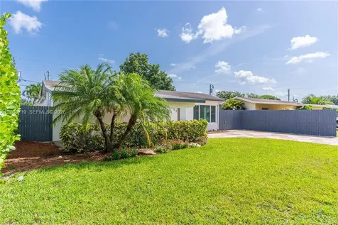 6452 Custer Hollywood FL 33024-2024