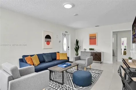 6452 Custer Hollywood FL 33024-2024