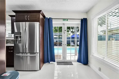 6452 Custer Hollywood FL 33024-2024