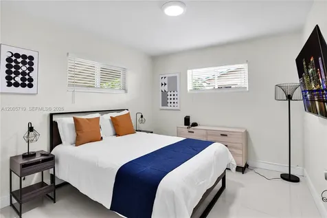 6452 Custer Hollywood FL 33024-2024