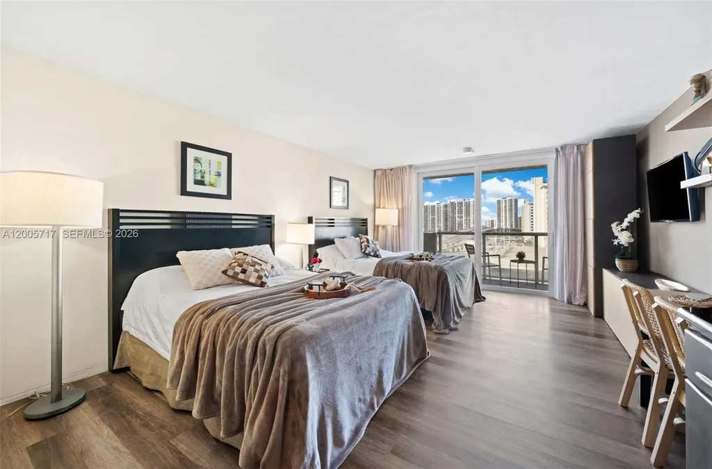 19201 Collins Avenue Sunny Isles Beach FL 33160