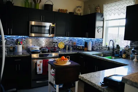 13865 SW 275th Terrace Homestead FL 33032