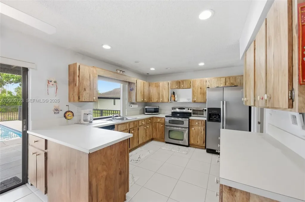120 NW 84th Way Coral Springs FL 33071